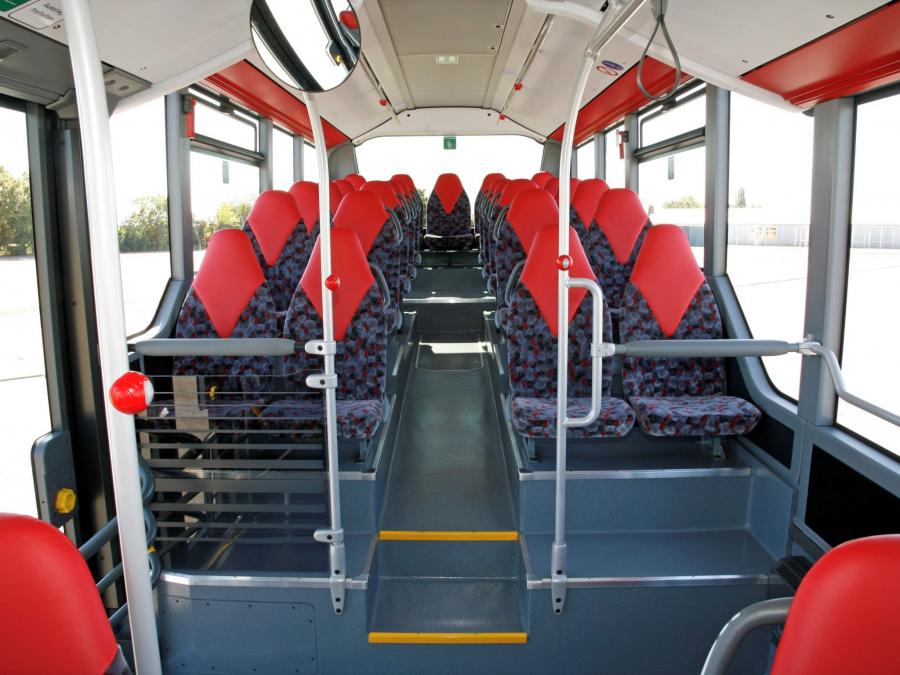Интерьер Mercedes-Benz Citaro LE (O 530) 2007 года  (фото 3 из 23)